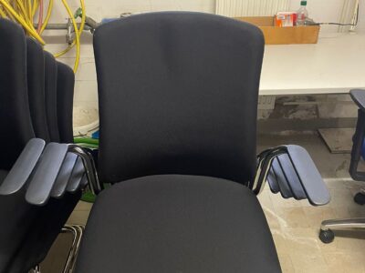 8 Stühle abzugeben!