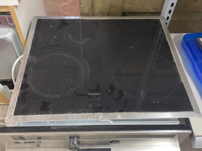 Einbaubackofen mit Kochfeld abzugeben!