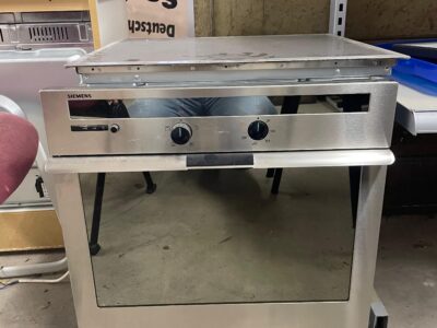 Einbaubackofen mit Kochfeld abzugeben!