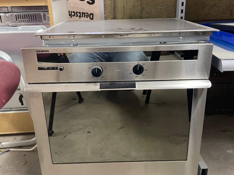 Einbaubackofen mit Kochfeld abzugeben!