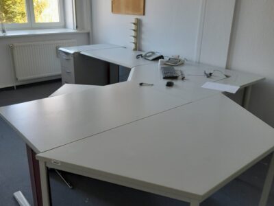 diverse Tische, Schreibtische & Stühle