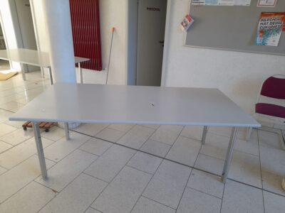 diverse Tische, Schreibtische & Stühle